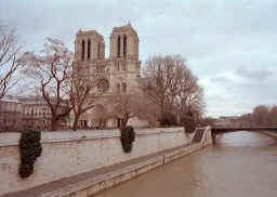 seine_notredame_2.JPG (99859 bytes)